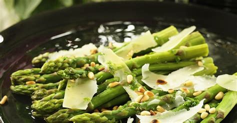 Gr Ner Spargel Mit Parmesan Rezept Eat Smarter