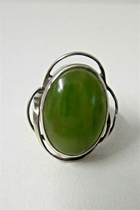 Vintage Nephrite Jade Cabachon Mount Silver Ring Gem