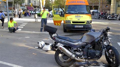 Muere Un Motorista De A Os En Un Accidente En Barcelona