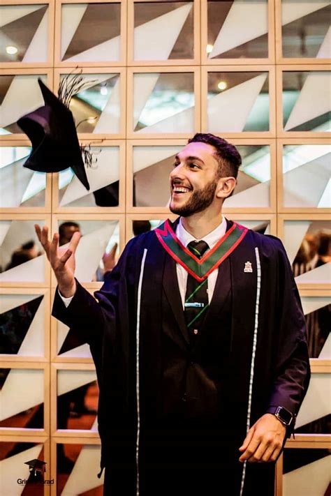 dr ammr alhoussan achieved  mb bch bao degree   drammralhoussan