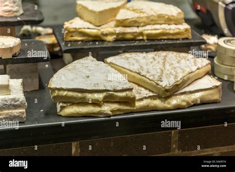 Supermarket Cheese Display Hi Res Stock Photography And Images Alamy
