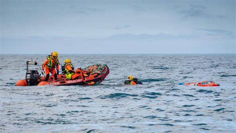 Exercice de simulation dun accident de kitesurf en mer Préfecture