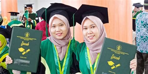 Ella Dan Elly Kisah Sikembar Wisudawati Uin Ar Raniry Uin Ar Raniry