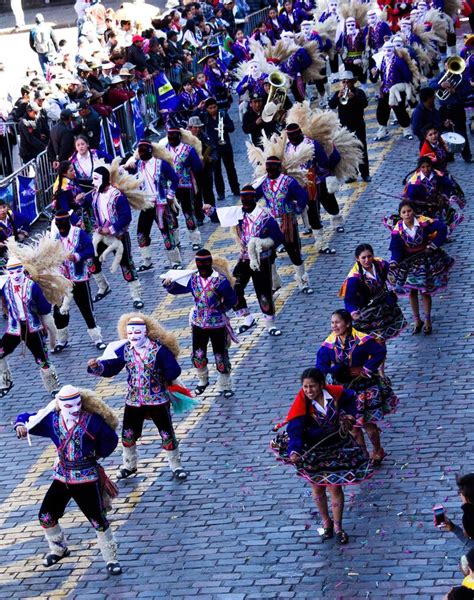 Cusco Peru 2015 Men And Women Dancing In Traditional Costumes Inti