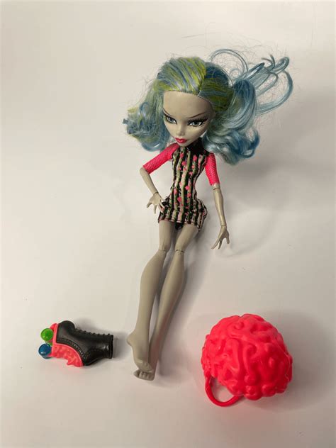 Monster High Doll Skultimate Roller Maze Ghoulia Yelps Blue