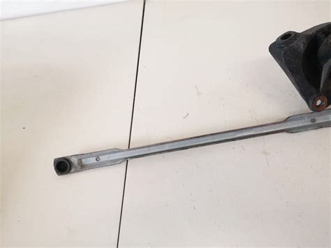 24024298 Used Windshield Wiper Linkage Front Dodge Caravan 2002 3 3l Eis01603008 Used Auto