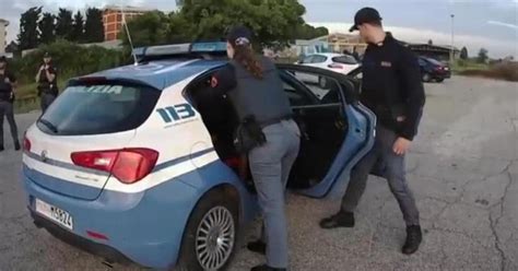 Bimba Di Anni Molestata Mentre Porta A Spasso Il Cane Arrestato