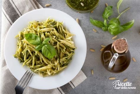 Trofie Al Pesto Genovese Ricetta Facile Ricette Della Nonna