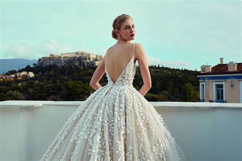 Come Scegliere Labito Da Sposa Perfetto Le Tipologie Di Abito White