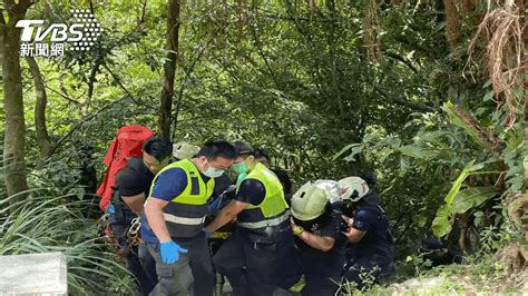 停車釀一死！ 女駕駛倒車墜桃源谷送醫亡 Yahoo奇摩汽車機車