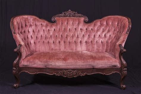 Victorian Sofa Styles | eHow