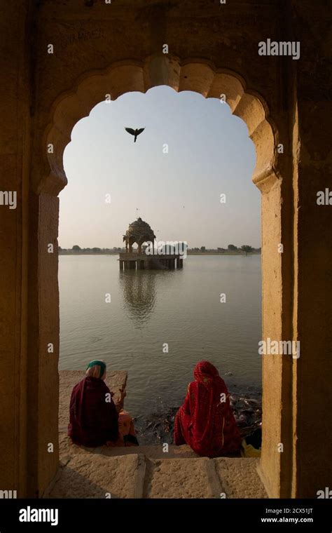 Indian Women Jaiselmer Rajasthan India Hi Res Stock Photography And