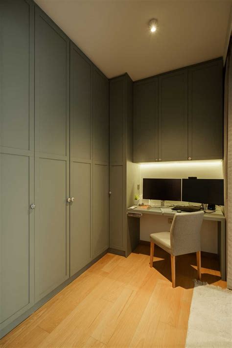 Modern Walk-in Wardrobe at Orchard | Haus on Handy by Design 4 Space ...