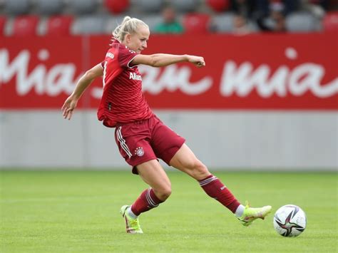 Frauen Bundesliga Bayern Gewinnt In Freiburg