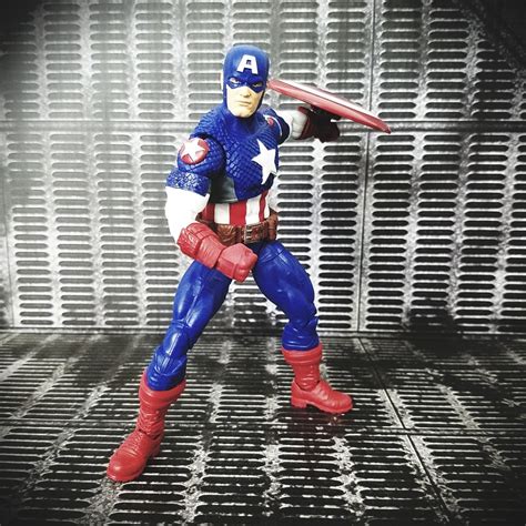 Marvel Legends Series Ultimate Captain America Ultimatesclassic Comic Collectible