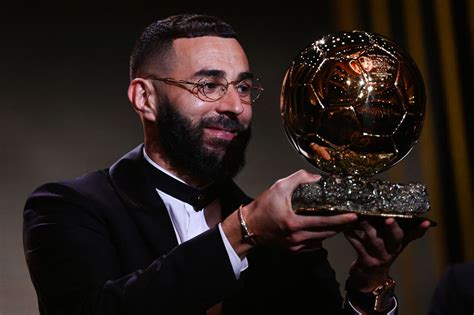 Karim Benzema do Real Madrid é eleito melhor jogador do mundo