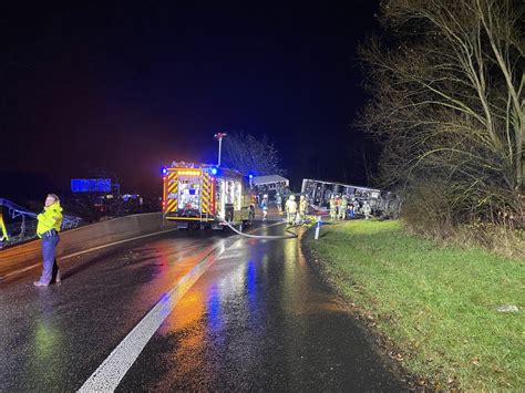 Umgest Rzter Lkw Auf Der A Stundenlange Vollsperrung Hessennews Tv