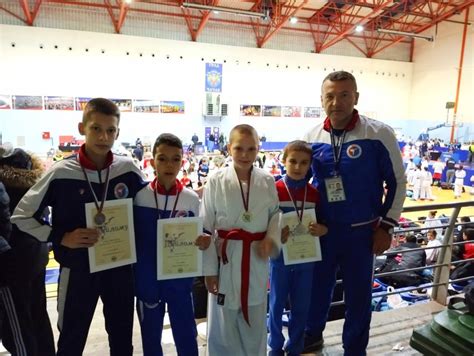 Dva Zlata I Dve Bronze Za OKK Kosovska Mitrovica Na Karate Kupu Srbije