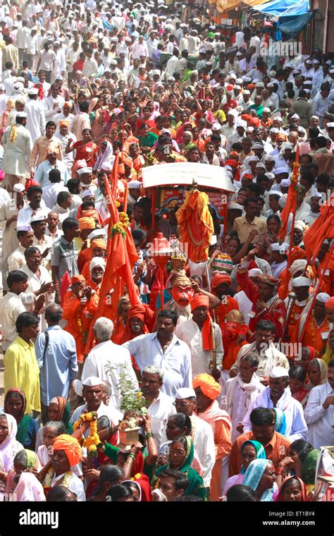 Varkari In Pandharpur On Occasion Of Ashadhi Ekadashi District