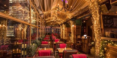 14 Best Christmas Bars In Nyc Best Holiday Bars In New York City