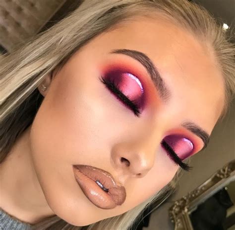 Heavy Eye Makeup Pink Orange Eyeshadow Look Spotlight Eye Look Bold Eye