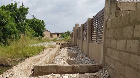 Building In Ghana The Fence Wall Flower Bed Design Part 25 Youtube