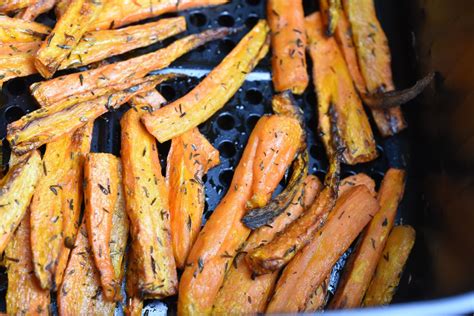 Gulerødder i airfryer med honning og timian nogetiovnen dk