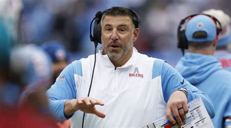 Mike Vrabel as Patriots Coach Clouded by Conflicting Reports - Heavy.com