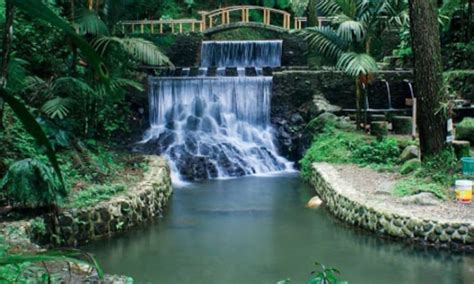 Curug Cipeuteuy Pesona Air Terjun Eksotis Nan Alami Di Majalengka De