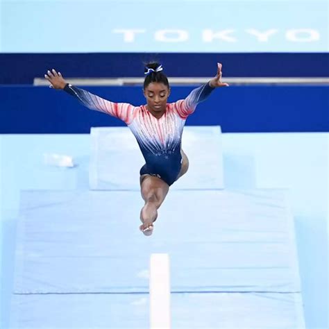 Simone Biles participe à sa première compétition officielle depuis