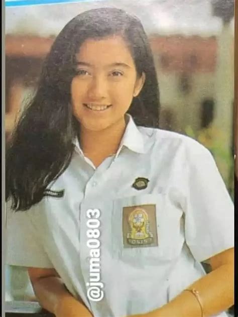 6 Foto Lawas Desy Ratnasari Saat SMA Berprestasi Sedari Dulu Hot