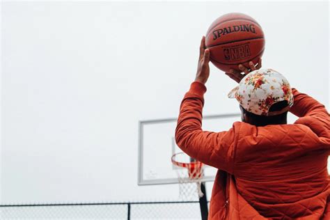 What Is An Overhead Pass In Basketball Hoops Addict