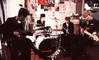 Playing Drums GIFs - Find & Share on GIPHY