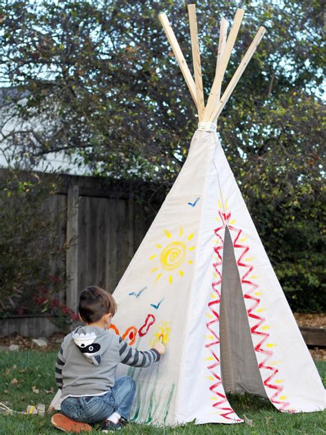 How to Build a Backyard Teepee Fort | how-tos | DIY