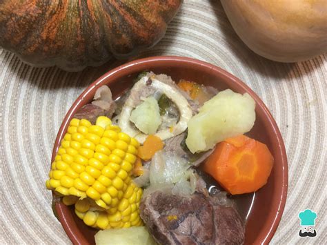 Significado de la comida puchero tradición y sabor en un plato