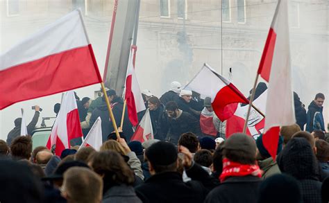 Marsz Niepodległości 2022 przejdzie ulicami Wrocławia Utrudnienia w ruchu