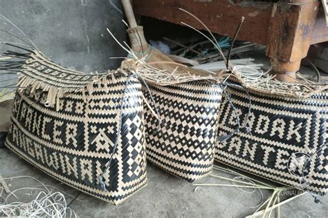 Produksi Tas Anyaman Bambu Kaneron Meningkat Jurnalposmedia