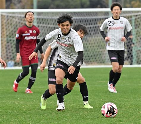 【フォト】藤枝myfcが“超攻撃的スタイル”の進化目指した鹿児島キャンプ打ち上げ！｜静岡新聞アットエス