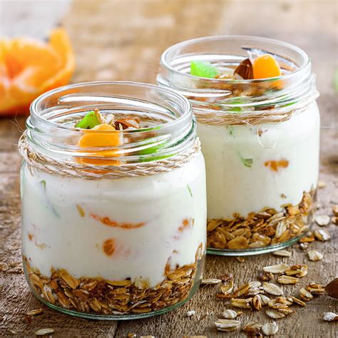 Yogur Con Granola Fruta Y Frutos Secos