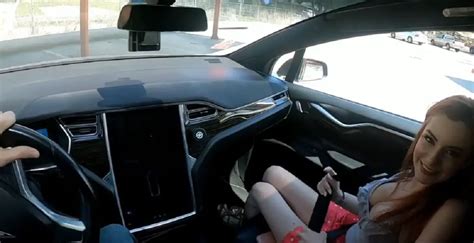 I D Feel Safe Driving In The Middle Of Tesla Owners On Autopilot Each Shooting An Adult Video