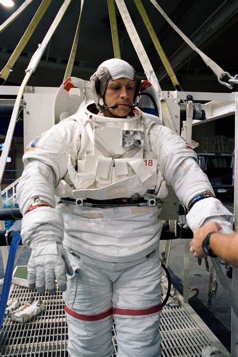 S94 39771 S94 39771 August 1994 Astronaut Mark C Le Flickr