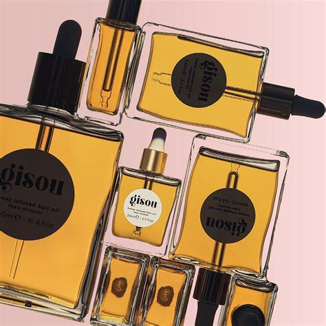 5 Steps To Salon-Ready Hair With Gisou's Magic Hair Oil