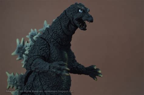 The Rave Corner: Kaiju Showdown: Godzilla vs Baragon (Preview)