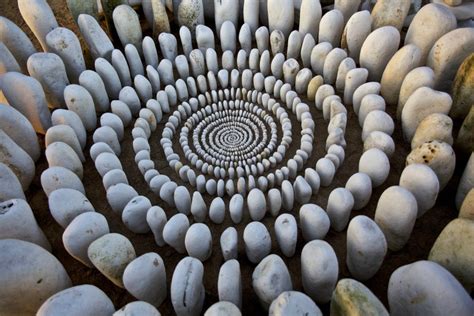 Artist Uses Materials Found In Nature To Create Elaborate Cairns And