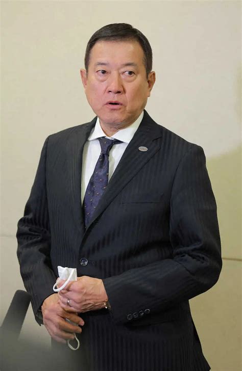 スタッフ会議を終え取材に応じる原監督 ― スポニチ Sponichi Annex 野球