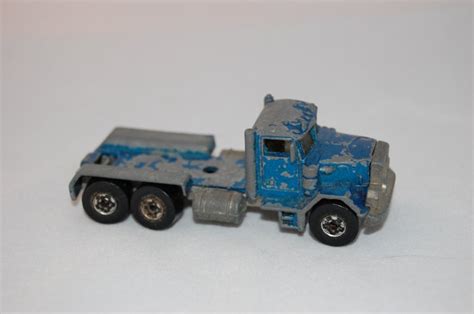 Hot Wheels Peterbilt Truck