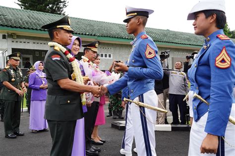 Gubernur Akademi Militer Hadiri Upacara Wisuda Prajurit Taruna Dan