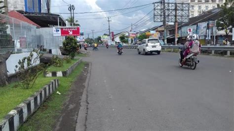 Jalan Pengayoman Ramai Lancar Tribun