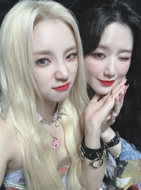 Shuhua Yuqi Gidle Selca Shu Qi Soyeon Cube Entertainment Forever