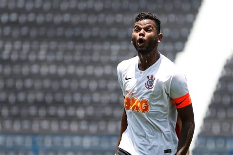 Corinthians Renova Com Jovem Centroavante Nathan Até 2023 Gazeta